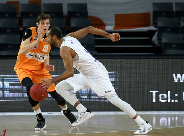 尔前锋依然 尔前锋依然